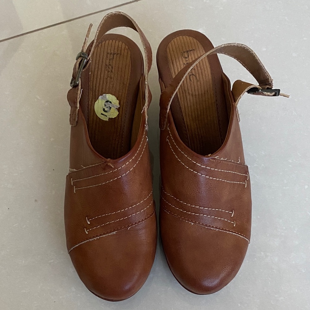 b.o.c. Tan Leather Women's Mules